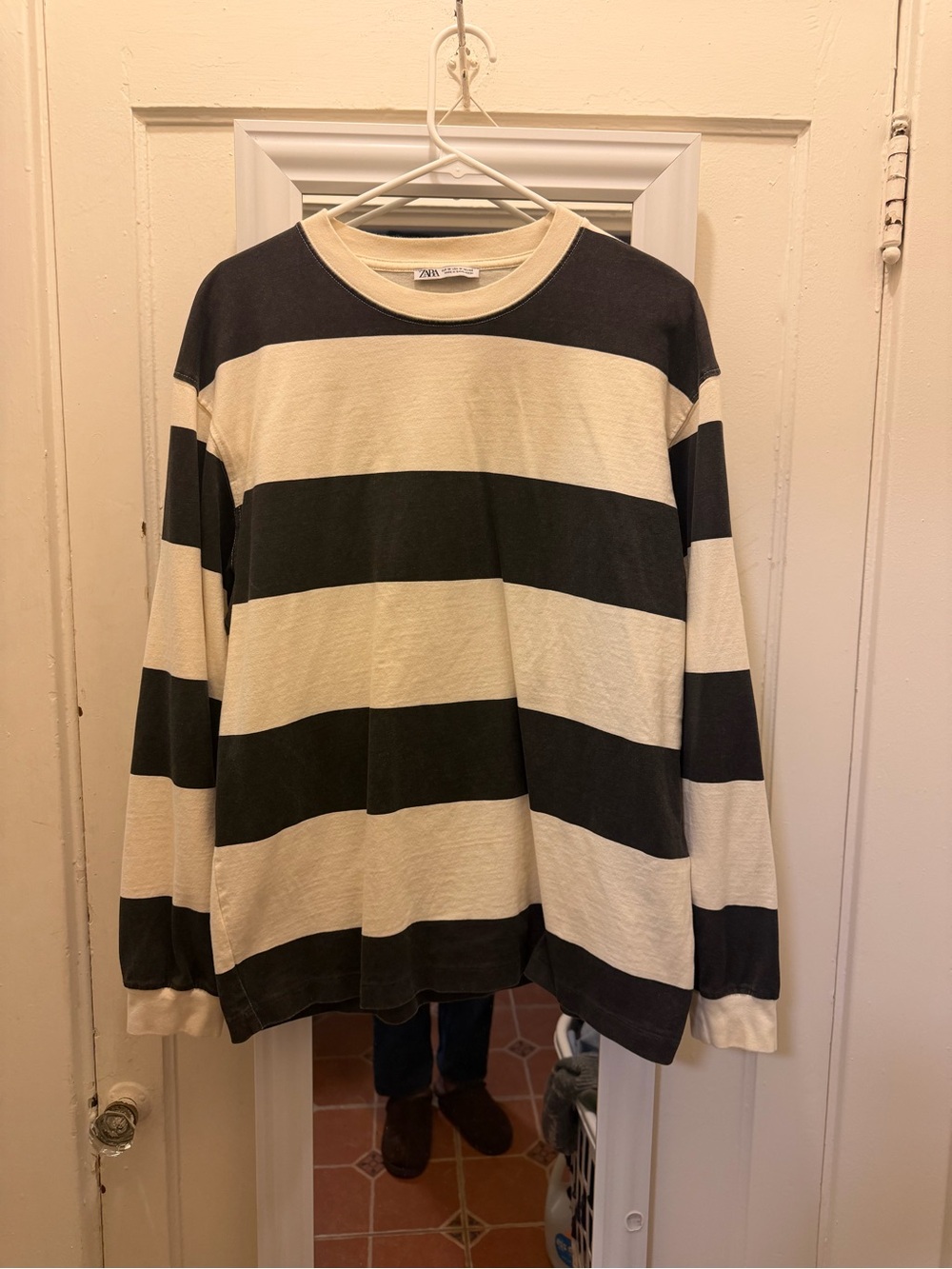 Zara Men’s Black & Cream Wide-Striped Long Sleeve Tee